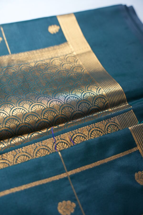 Seetha’s Paisley Mango Motif Kattan Soft Silk Saree with Zari Checkered Borders