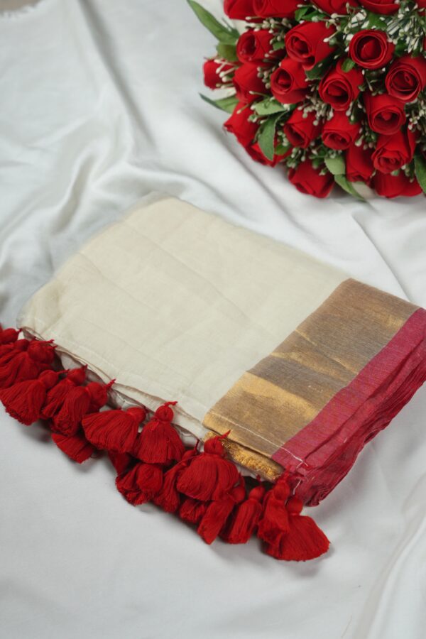 Seetha’s Checked Pure Mul Cotton Saree with Metallic Zari Weave & Tassels